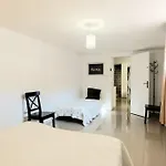 Villa 3 Logements Entiers Avec Piscine Et Jaccuzi Et Parking