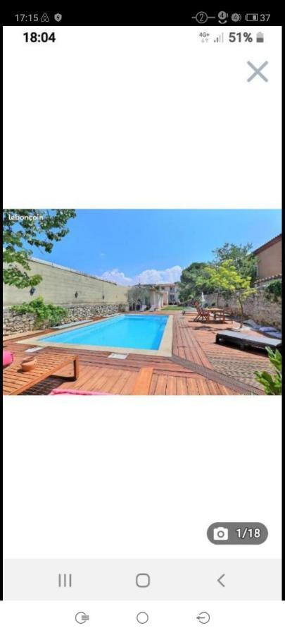 Villa 3 Logements Entiers Avec Piscine Et Jaccuzi Et Parking * Marseilles